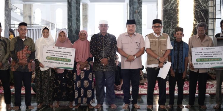 Bupati Nagan Raya Salurkan Bantuan Konsumtif untuk Fakir dan Miskin