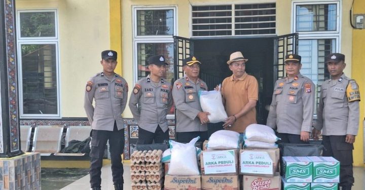 Polres Pasaman Barat Distribusikan Bantuan Sembako untuk Korban Banjir di Katiagan