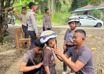 Polri Gelar Trauma Healing dengan Flying Fox untuk Anak-Anak di Kayu Pasak