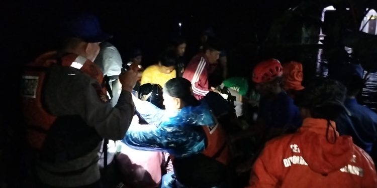 Tim Korpolairud Evakuasi 250 Warga Terdampak Banjir di Padang Pariaman