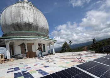 UGM Kolaborasi Pasang Alat Penjernih Air Surya di Bener Meriah