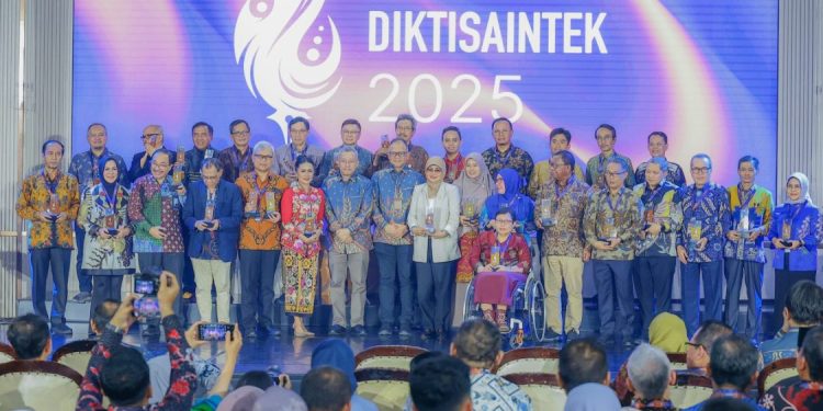 UGM Raih 14 Penghargaan di Anugerah Diktisaintek 2025