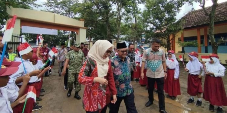 Kemendikdasmen Keluarkan Panduan Pembelajaran untuk Sekolah Terdampak Bencana