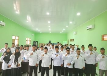 Kemenag Sumenep Berikan Penghargaan kepada Penyuluh Agama Berprestasi