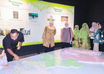 Gubernur Khofifah dan Bupati Yani Dorong Penggunaan Transportasi Publik di Gresik