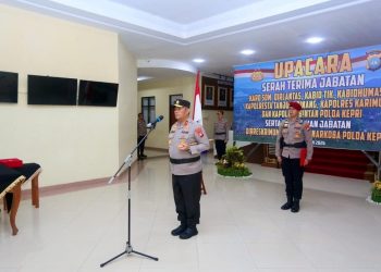Kapolda Kepri Memimpin Sertijab dan Pelantikan Pejabat Utama