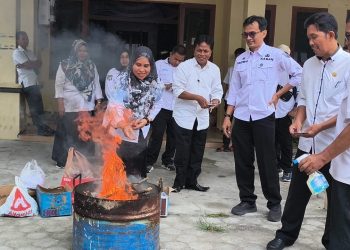 Pemkab Donggala Lakukan Pemusnahan 13.869 KTP-el Rusak