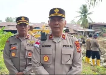 Polres Aceh Selatan Lakukan Normalisasi Sungai Pascabanjir di Trumon Tengah
