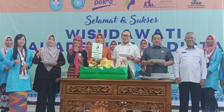 Wisuda Akademi Paradigta 2026: Langkah Pemberdayaan Perempuan di Kubu Raya