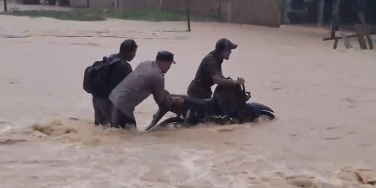 Kapolres Aceh Timur Siapkan Perahu Evakuasi Akibat Banjir Susulan