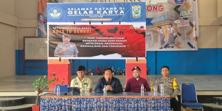 130 Pelajar SMK di Sorong Dapat Pembekalan Tangkal Propaganda Media Sosial
