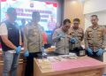 Polisi Tangkap Wanita di Padang dengan 211 Paket Sabu