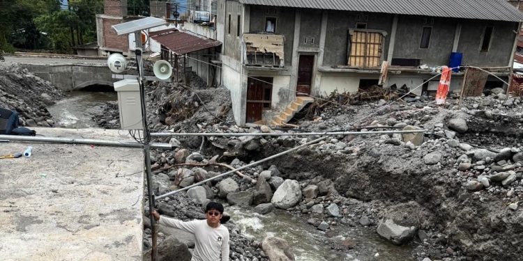 Tim UGM Pasang Sistem Peringatan Dini Banjir di Bener Meriah