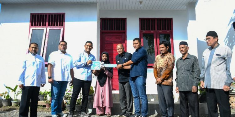 Pemko Banda Aceh Berikan Rumah Layak Huni kepada Warga Pineung