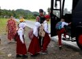 Brimob Gorontalo Sediakan Layanan Bus Sekolah Gratis di Tibawa