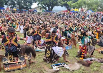 Ribuan Siswa di Temanggung Gelar Tari Jaran Kepang Massal