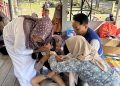 Tim TCK-EMT Kemenkes Berikan Layanan Kesehatan dan Vaksinasi di Pidie Jaya