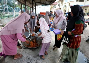 Setiap Hari, 8.618 Porsi Makanan Dibagikan di Pidie Jaya