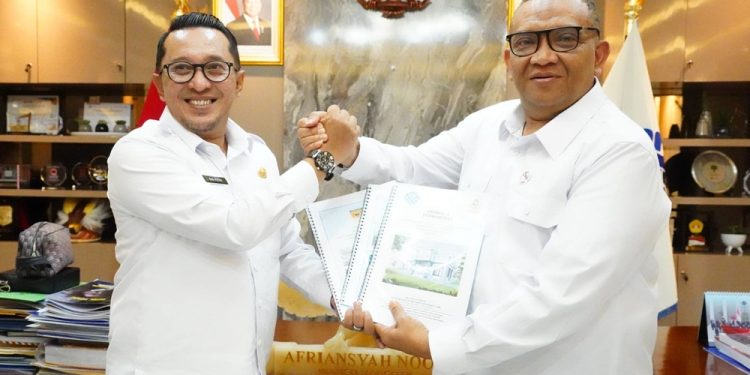 Bupati Tanah Datar Ajukan Program Pemulihan Ketenagakerjaan Pascabencana ke Kemenaker