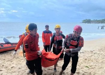 Tim SAR Gabungan Temukan Korban Tenggelam di Pantai Teluk Uber Setelah Dua Hari Pencarian