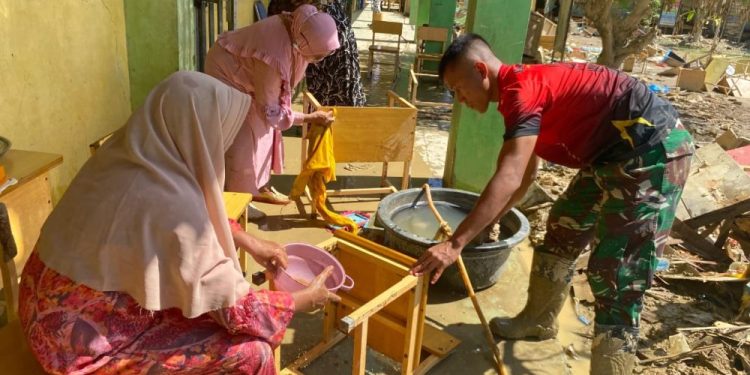 TNI Berikan Dukungan Psikososial di Sekolah Terdampak Banjir Aceh Tamiang
