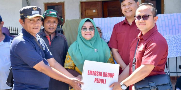 Kolaborasi PKK Agam dan Dunia Usaha Bantu Warga Terdampak Bencana di Sungai Batang