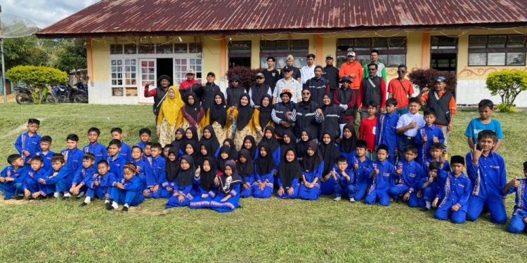 Pemkab Bener Meriah Distribusikan Seragam Sekolah untuk Pemulihan Pascabencana