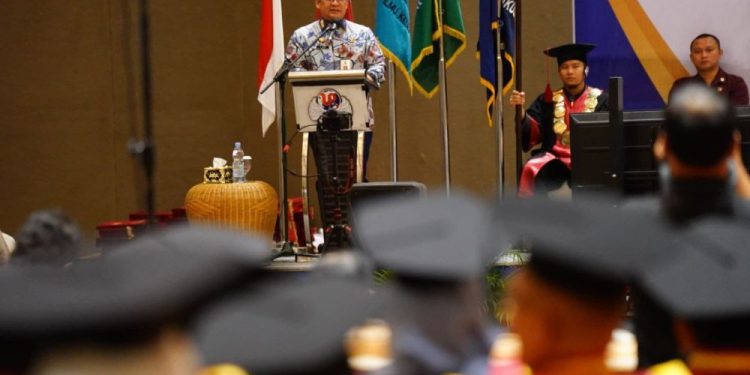 Sekdaprov Riau: Wisuda Adalah Hasil Kerja Keras dan Doa Orang Tua