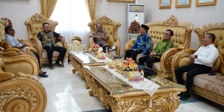 Gubernur Gorontalo Gelar Wawancara Tiga Kandidat Komisaris BUMD