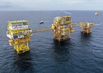 Penurunan Harga Minyak Mentah Indonesia Akibat Kelebihan Pasokan Global