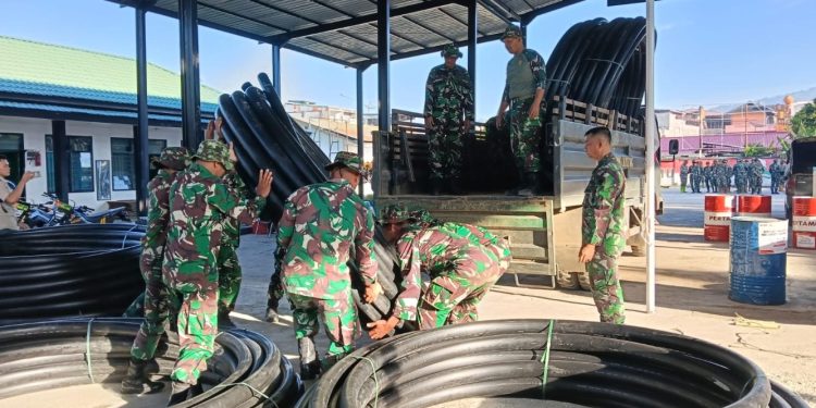 TNI Bantu Atasi Krisis Air Bersih di Desa Kute Reje Pascabanjir