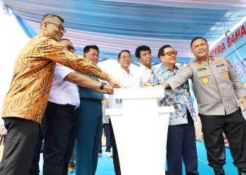 Kapal FLF Permata Borneo 1 Buatan Batam Diluncurkan