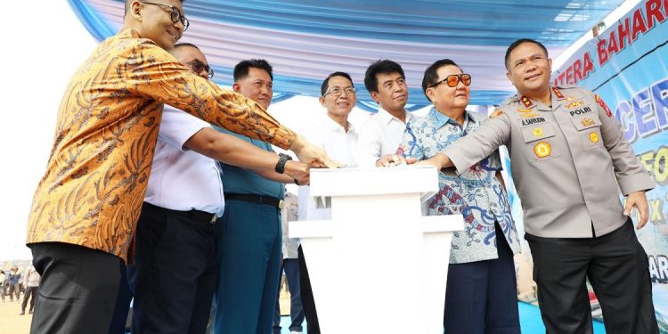 Kapal FLF Permata Borneo 1 Buatan Batam Diluncurkan