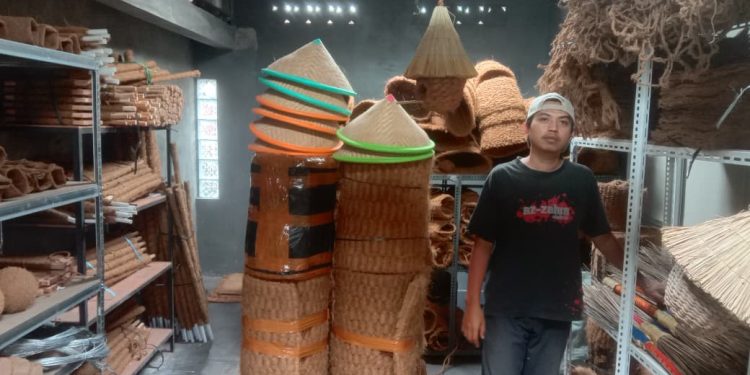 Oesaka Sleman Ubah Sabut Kelapa Jadi Produk Ekspor