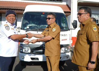 Wakil Wali Kota Tidore Dorong Disiplin ASN dan Penyerahan Bus Sekolah