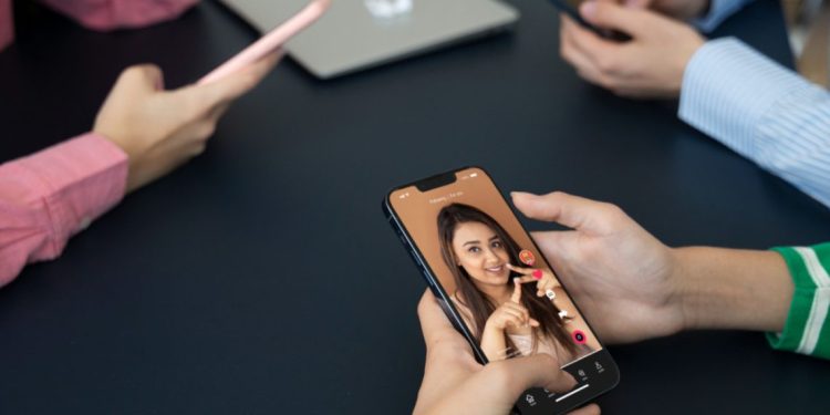 Dosen UGM Imbau Masyarakat Tidak Sebarkan Konten Seksual Palsu