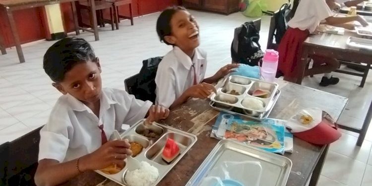 Distribusi Makanan Bergizi di Sikka Berjalan Lancar, Polda NTT Pastikan Keamanan