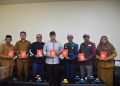Bupati Bener Meriah Terima Bantuan 100 Al-Qur’an untuk Masjid Terdampak Bencana