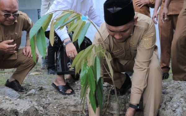 Pemko Banda Aceh Dorong Santri Cintai Lingkungan Melalui Penghijauan