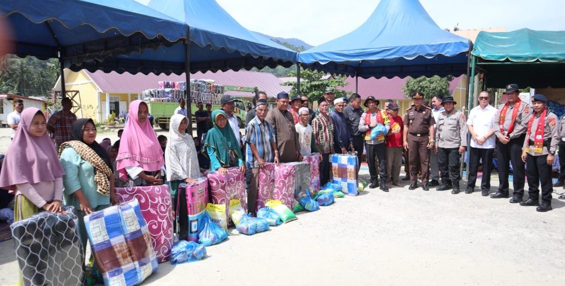 Kapolda Aceh Berikan Bantuan untuk Korban Banjir Bandang di Ketambe