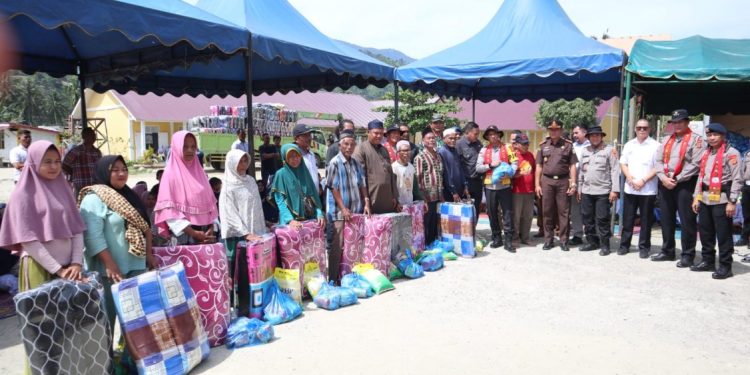 Kapolda Aceh Berikan Bantuan untuk Korban Banjir Bandang di Ketambe