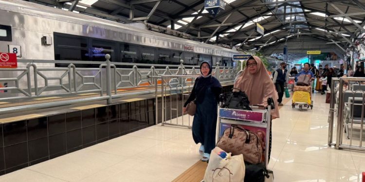 Operasional Kereta Api di Lintas Utara Jawa Kembali Normal Pascabanjir