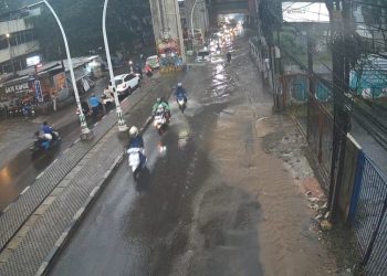 Hujan Lebat di Jakarta Sebabkan Genangan Air hingga 50 cm