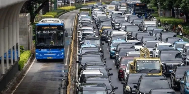 Polisi Identifikasi Titik Kemacetan Akibat Genangan di Jakarta