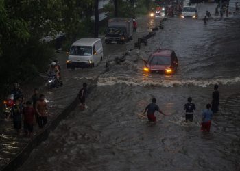 Pemprov DKI Jakarta Tingkatkan Sistem Pengendalian Banjir Akibat Hujan Lebat