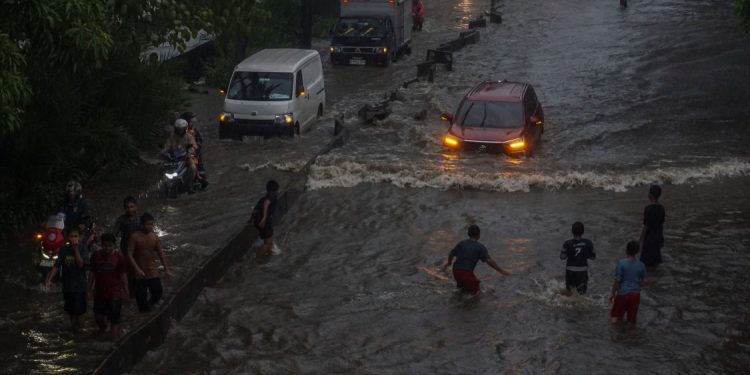 Pemprov DKI Jakarta Tingkatkan Sistem Pengendalian Banjir Akibat Hujan Lebat