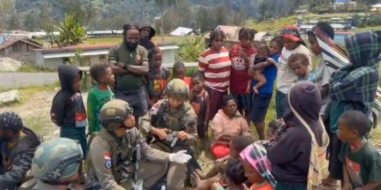 Operasi Damai Cartenz 2026 Berikan Pelayanan Kesehatan di Sinak