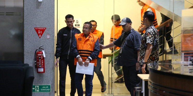 KPK Tangkap Tangan Bupati Pati dan Tiga Kepala Desa dalam Kasus Pemerasan