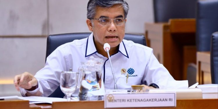 Menaker Yassierli Dorong Upah Minimum Sesuai Kebutuhan Hidup Layak