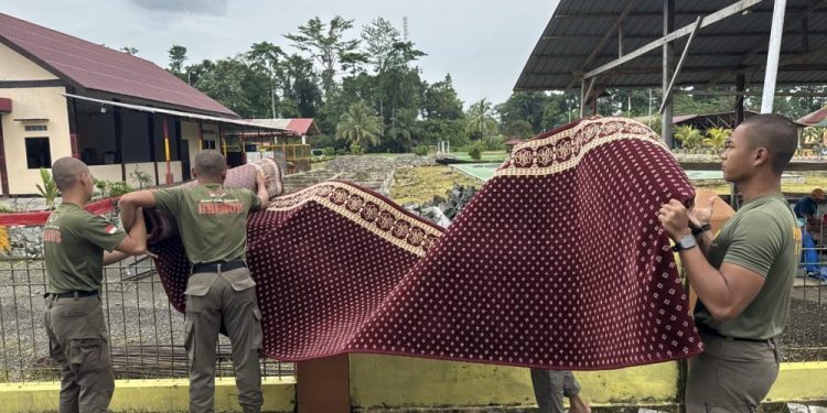 Satgas Damai Cartenz 2026 Tingkatkan Toleransi Lewat Aksi Bersih Masjid An-Nur